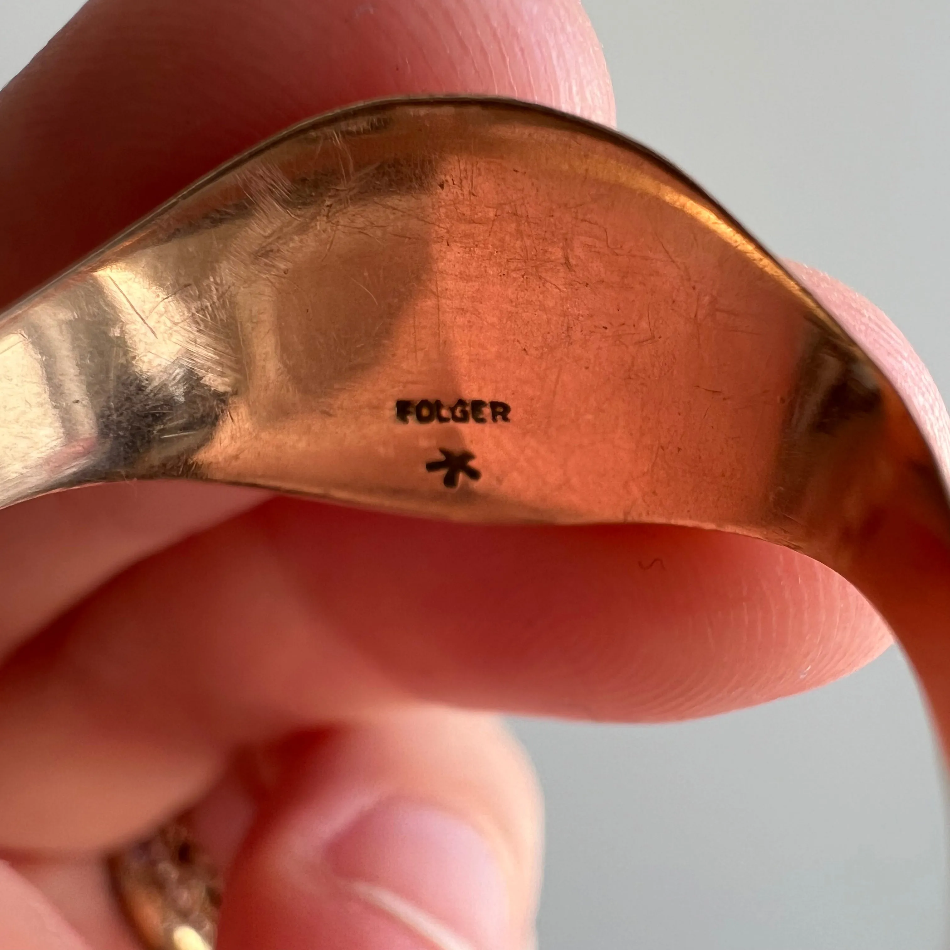 A N T I Q U E // maybe JW / 10k rose gold round signet with hand engraved JW / size 9.25