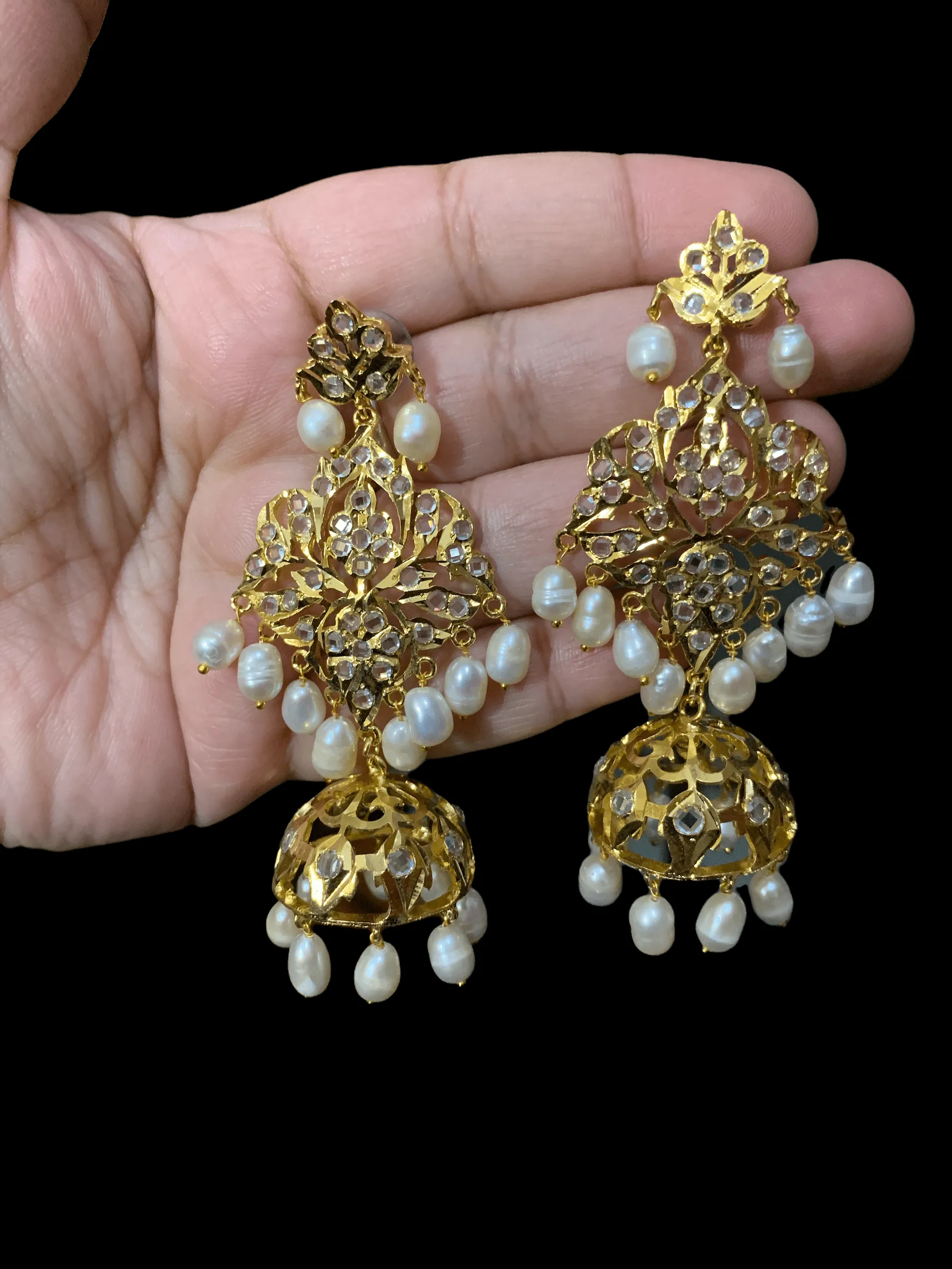 DER92 Lina earrings in fresh water pearls   ( SHIPS IN 3 WEEKS  )