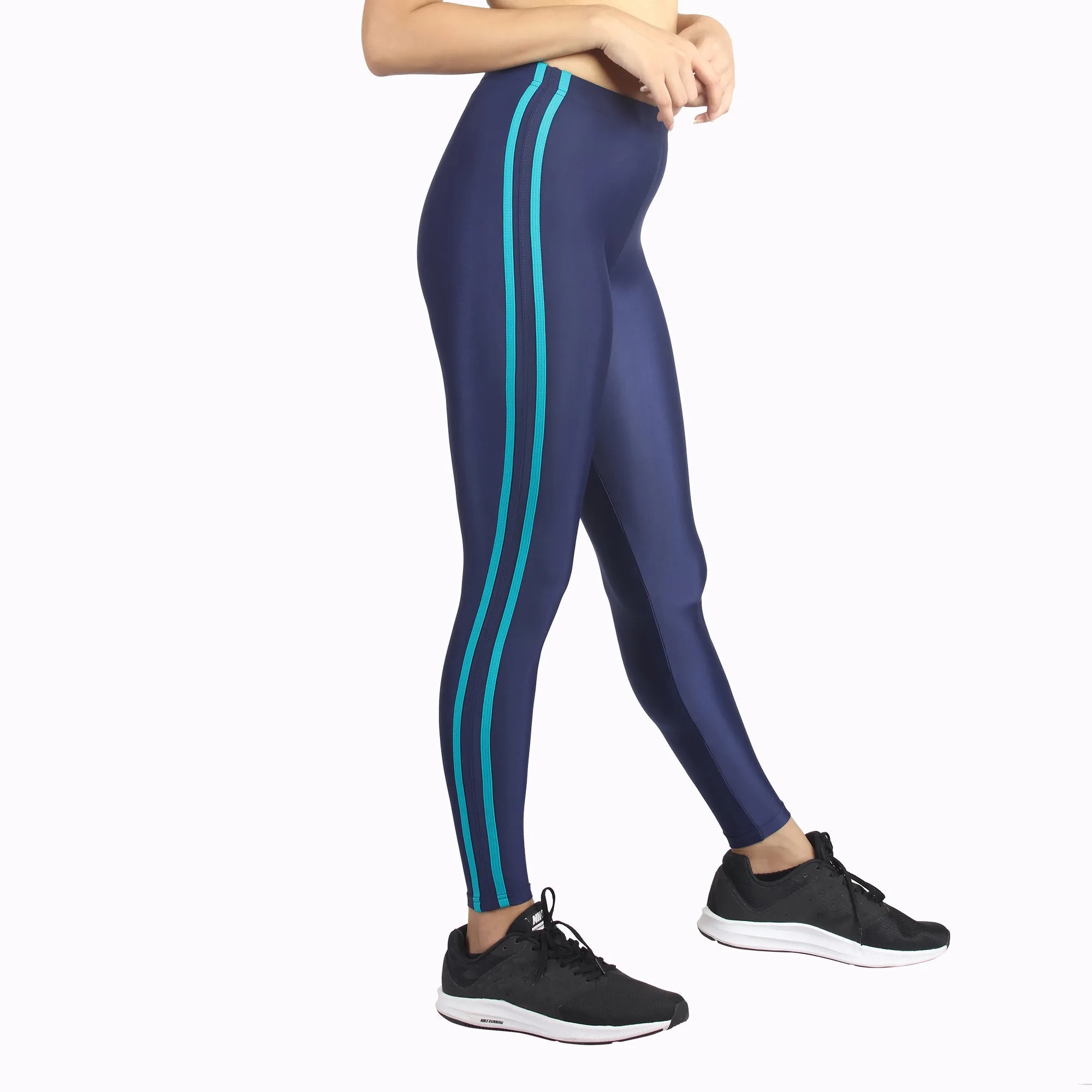 Essential On & On V-Base Legging