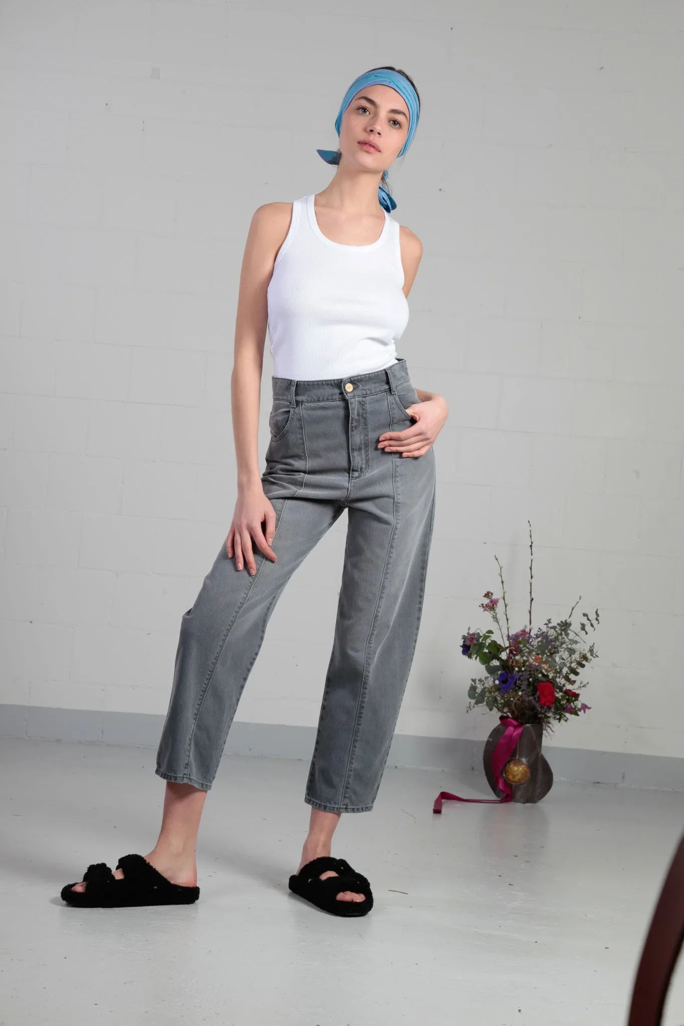 Happy Haus Le Pantalon Fleur in Gris