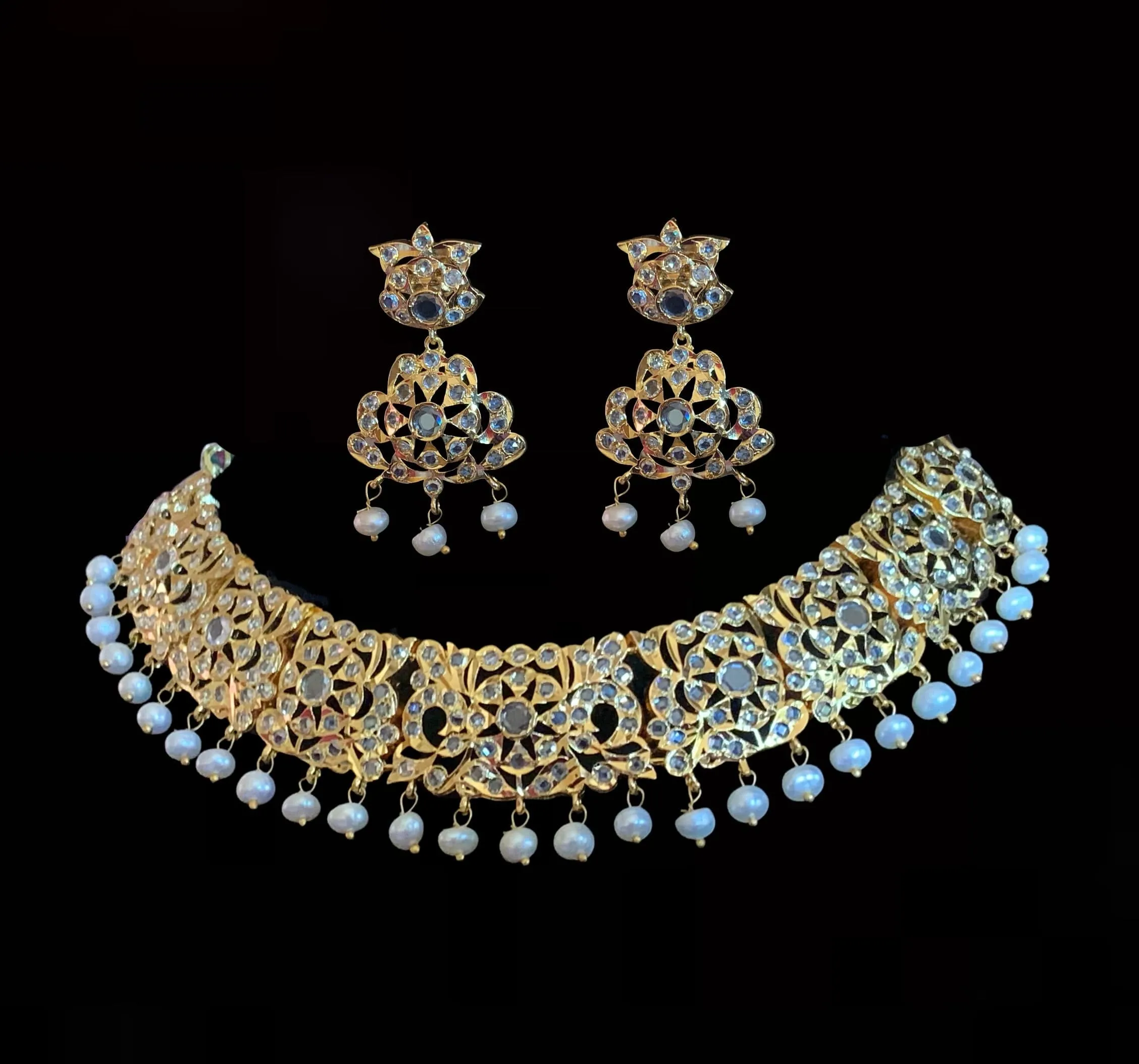 Heena necklace set in fresh water pearls  ( SHIPS IN 4 WEEKS )