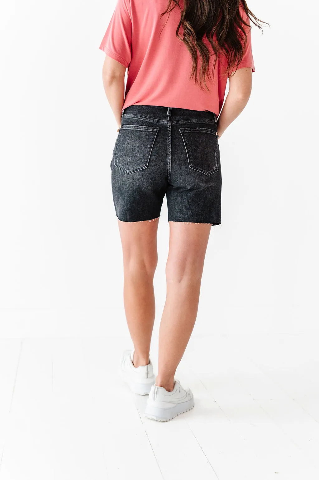 Jordi High Waisted Raw Hem Denim Shorts In Black