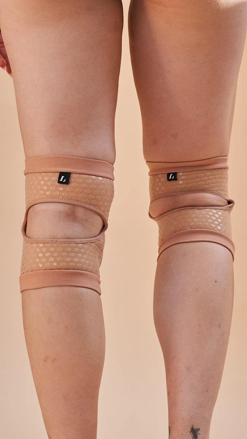 Lunalae Sticky Slim Look Kneepads - Sand