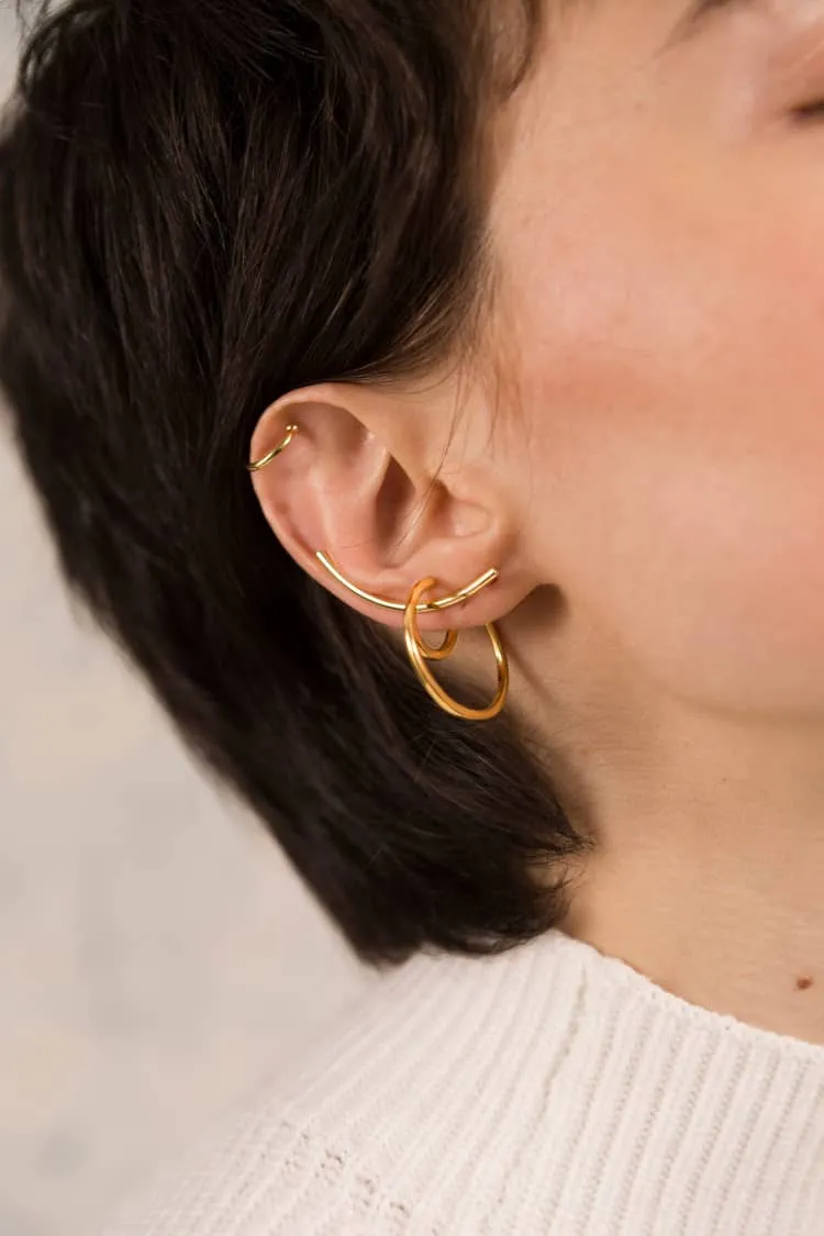 Set ear-cuffs in gold