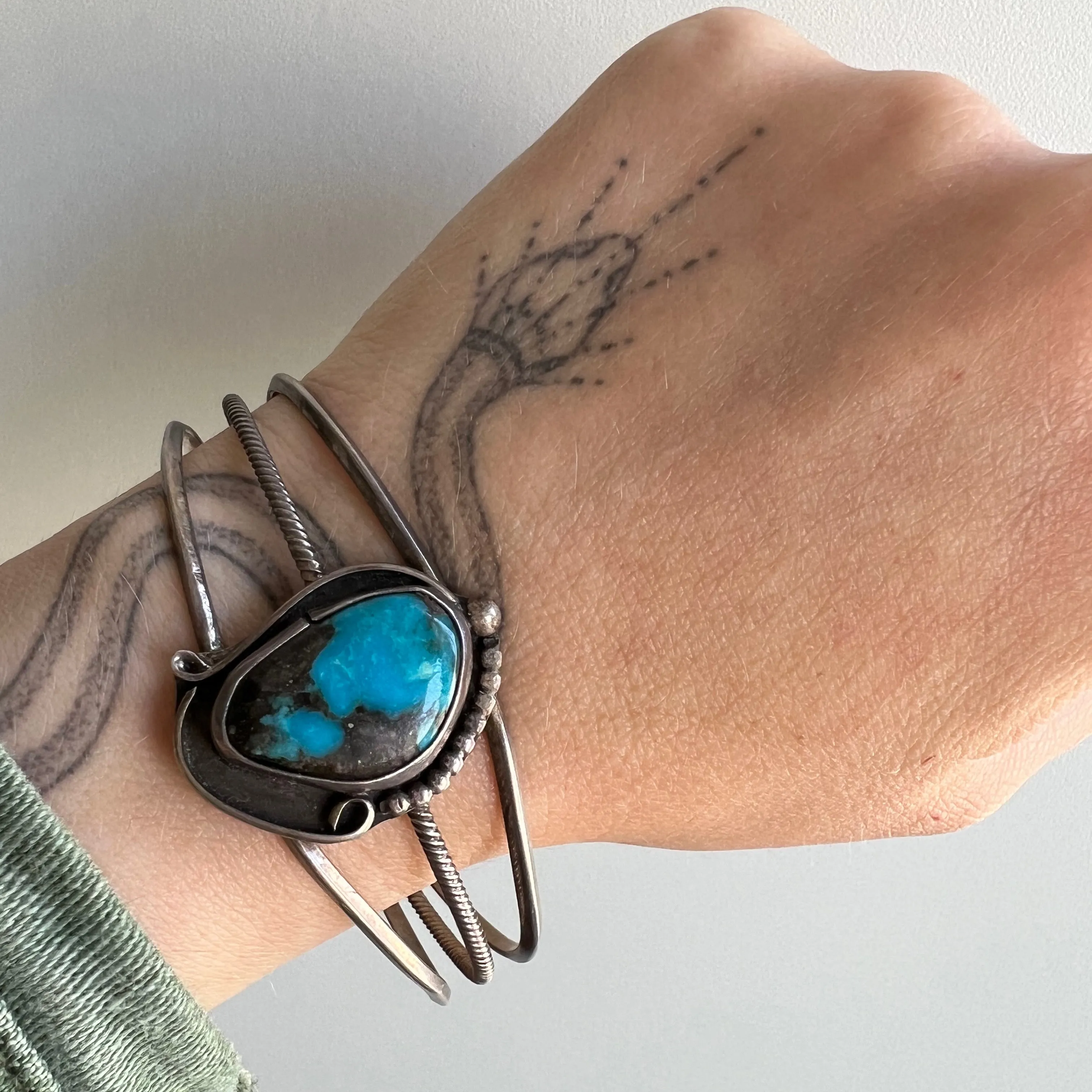 V I N T A G E // turquoise picture / sterling silver and turquoise southwestern style cuff / a bracelet